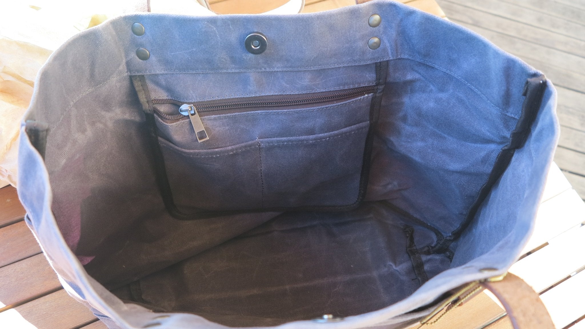 Karen Tote - Wally